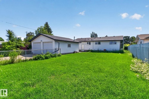6704 94A Avenue, Edmonton, AB 