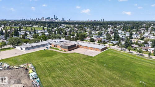 6704 94A Avenue, Edmonton, AB 