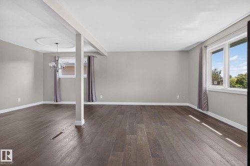 6704 94A Avenue, Edmonton, AB 
