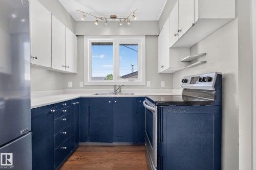 6704 94A Avenue, Edmonton, AB 
