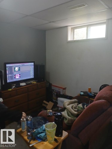 Image quality insufficient for description - 13224 37 Street, Edmonton, AB 