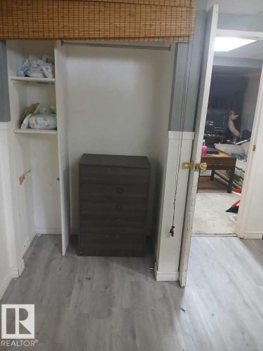 Image quality insufficient for description - 13224 37 Street, Edmonton, AB 