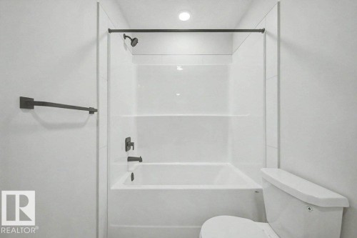 400 Stiles Way, Leduc, AB - Indoor Photo Showing Bathroom