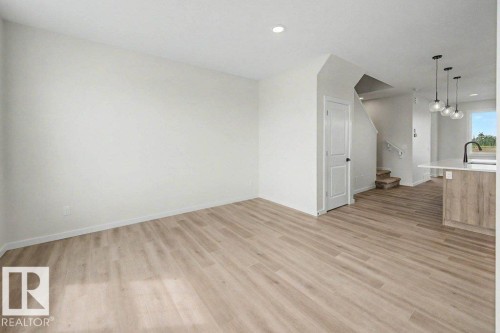 400 Stiles Way, Leduc, AB - Indoor Photo Showing Other Room
