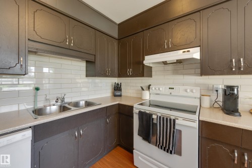 10527 32 Avenue, Edmonton, AB 