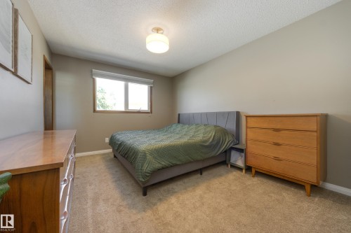 10527 32 Avenue, Edmonton, AB 