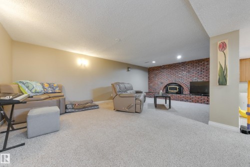 10527 32 Avenue, Edmonton, AB 