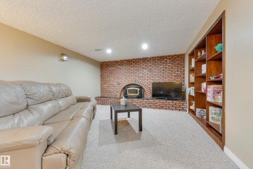10527 32 Avenue, Edmonton, AB 