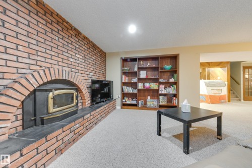 10527 32 Avenue, Edmonton, AB 