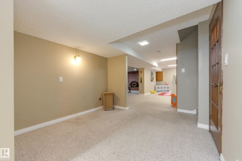 10527 32 Avenue, Edmonton, AB 