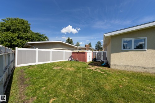 10527 32 Avenue, Edmonton, AB 