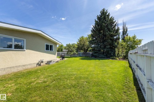 10527 32 Avenue, Edmonton, AB 
