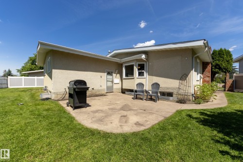 10527 32 Avenue, Edmonton, AB 