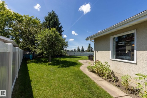 10527 32 Avenue, Edmonton, AB 