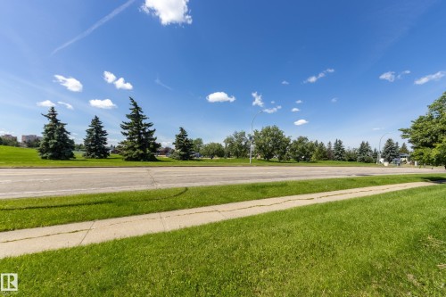 10527 32 Avenue, Edmonton, AB 