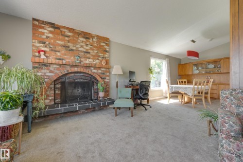 10527 32 Avenue, Edmonton, AB 
