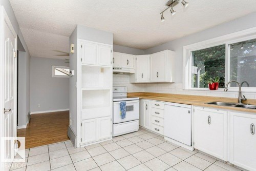5510 92C Avenue, Edmonton, AB 