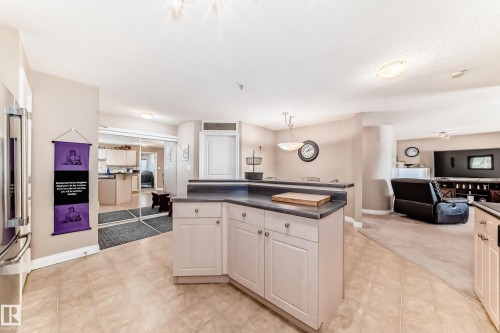 220 4312 139 Avenue, Edmonton, AB - Indoor Photo Showing Kitchen