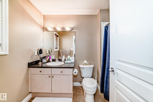 220 4312 139 Avenue, Edmonton, AB - Indoor Photo Showing Bathroom