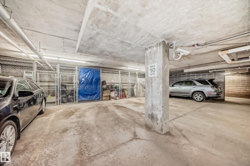 220 4312 139 Avenue, Edmonton, AB - Indoor Photo Showing Garage