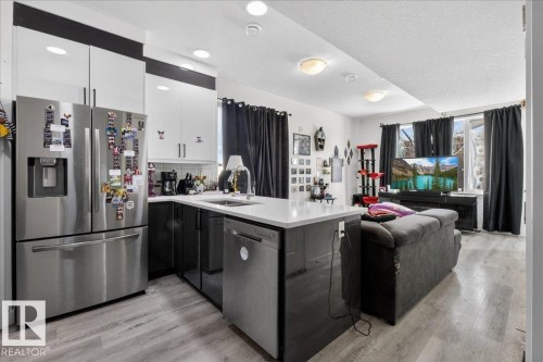 #1 11616 82 St Nw, Edmonton, AB - Indoor Photo Showing Kitchen