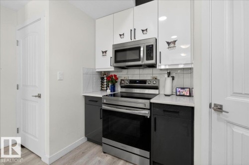 #1 11616 82 St Nw, Edmonton, AB - Indoor Photo Showing Kitchen