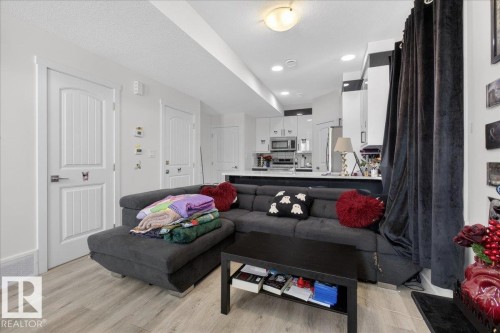 #1 11616 82 St Nw, Edmonton, AB - Indoor