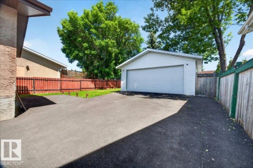 3135 49A Street, Edmonton, AB 