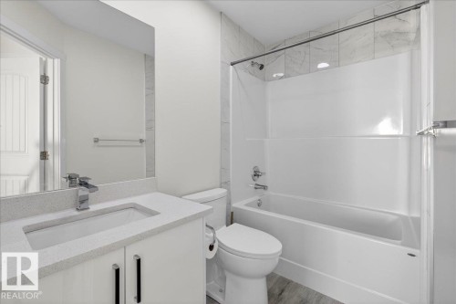 #2 11616 82 St Nw, Edmonton, AB - Indoor Photo Showing Bathroom