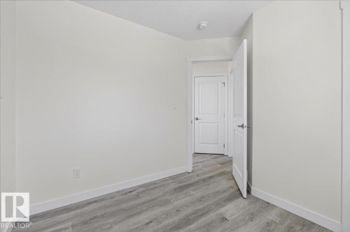 #2 11616 82 St Nw, Edmonton, AB - Indoor Photo Showing Other Room