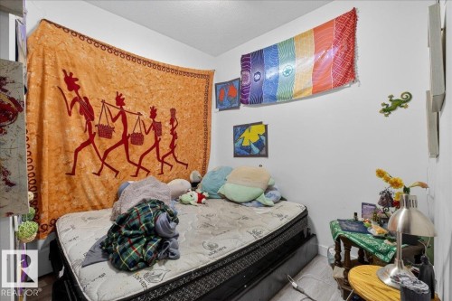 #2 11616 82 St Nw, Edmonton, AB - Indoor Photo Showing Bedroom
