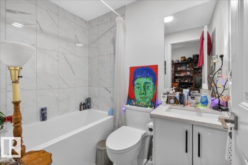 #2 11616 82 St Nw, Edmonton, AB - Indoor Photo Showing Bathroom