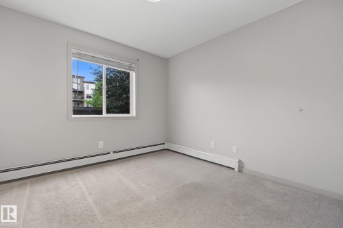 #111 5005 165 Av Nw, Edmonton, AB - Indoor Photo Showing Other Room