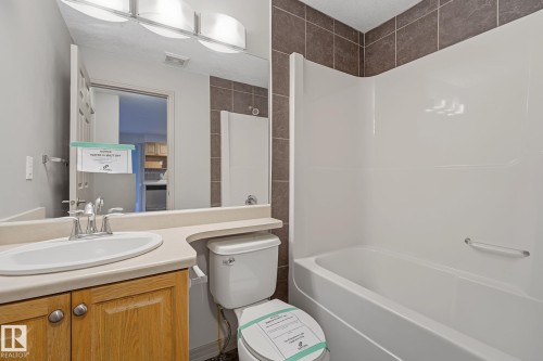 #111 5005 165 Av Nw, Edmonton, AB - Indoor Photo Showing Bathroom