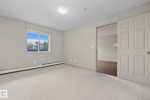 #111 5005 165 Av Nw, Edmonton, AB - Indoor Photo Showing Other Room