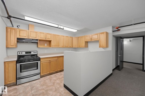 #111 5005 165 Av Nw, Edmonton, AB - Indoor Photo Showing Kitchen