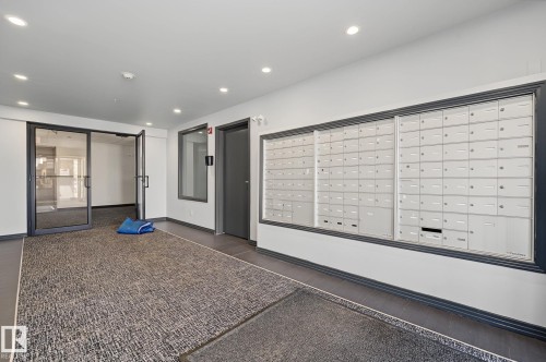 #111 5005 165 Av Nw, Edmonton, AB - Indoor Photo Showing Other Room