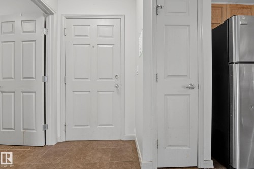 #111 5005 165 Av Nw, Edmonton, AB - Indoor Photo Showing Other Room