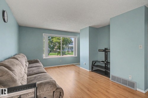 7327 189 Street, Edmonton, AB 