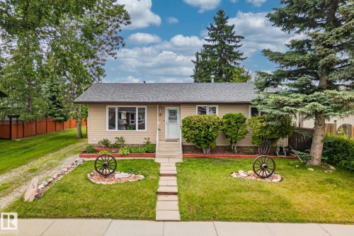 30 GARDEN VALLEY Drive   Stony Plain, AB T7Z 1H5