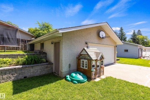 26 Milburn Crescent, St. Albert, AB 