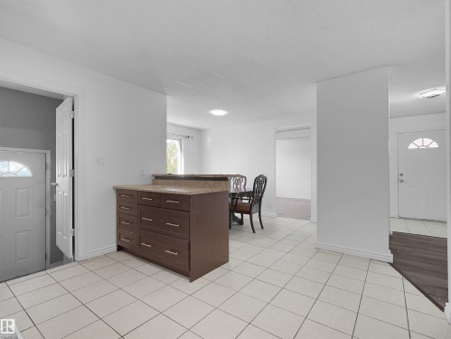 4827 17 Avenue, Edmonton, AB 