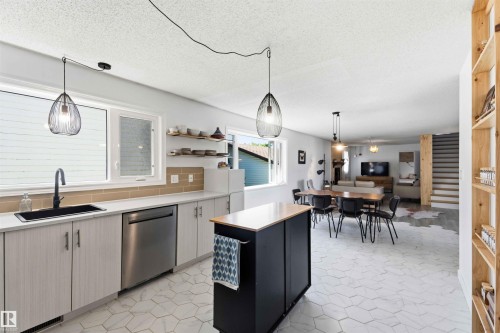 4335 53 Avenue, Tofield, AB - Indoor Photo Showing Kitchen