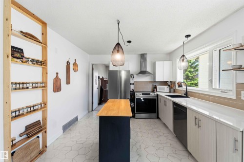 4335 53 Avenue, Tofield, AB - Indoor Photo Showing Kitchen