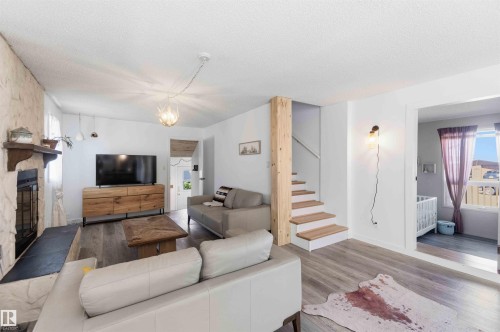 4335 53 Avenue, Tofield, AB - Indoor Photo Showing Living Room