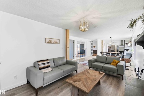 4335 53 Avenue, Tofield, AB - Indoor Photo Showing Living Room