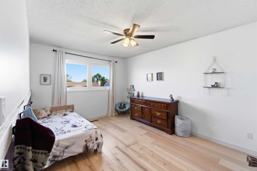 4335 53 Avenue, Tofield, AB - Indoor Photo Showing Bedroom