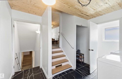4335 53 Avenue, Tofield, AB - Indoor