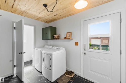 4335 53 Avenue, Tofield, AB - Indoor Photo Showing Laundry Room