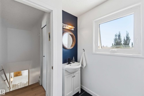 4335 53 Avenue, Tofield, AB - Indoor Photo Showing Bathroom